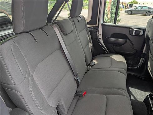 Used 2022 Jeep Wrangler Unlimited Sport AWD/4WD image 17