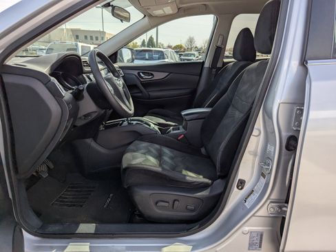 Used 2014 Nissan Rogue SV w/ SV Premium Package image 12