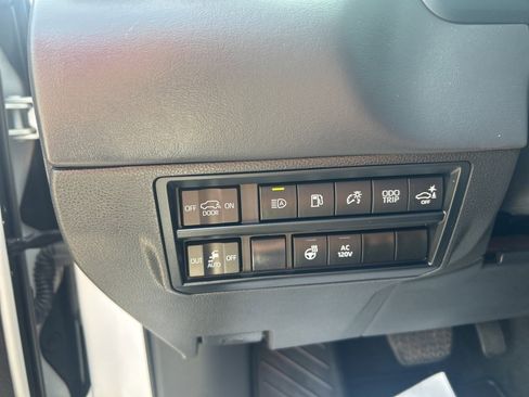 Used 2023 Toyota Sequoia Platinum image 12