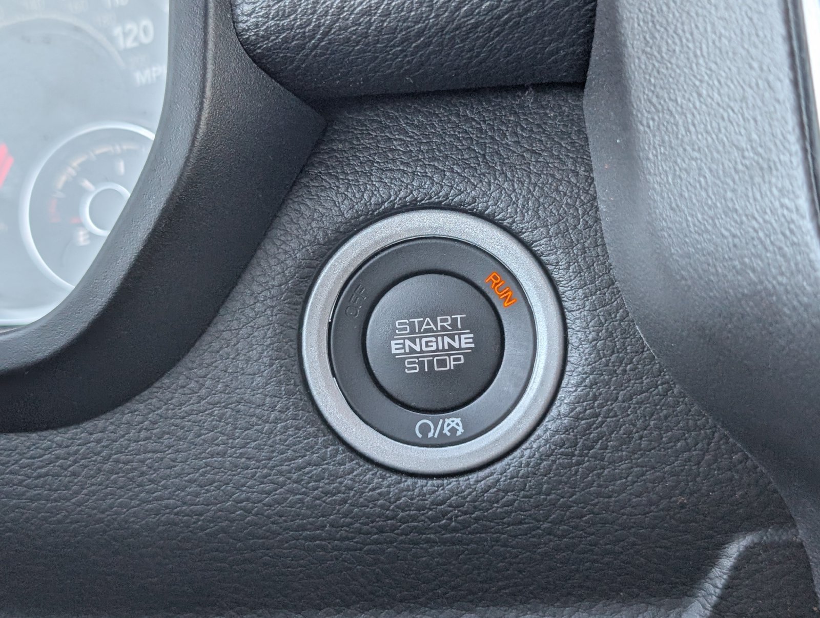 Used 2025 RAM 1500 Laramie AWD/4WD image 21