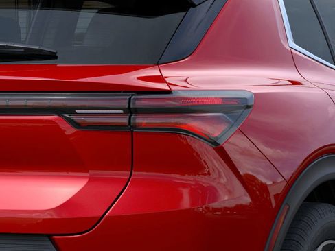 New 2026 Chevrolet Equinox EV LT image 12