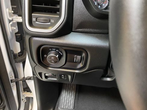 Used 2025 RAM 1500 Big Horn AWD/4WD image 34