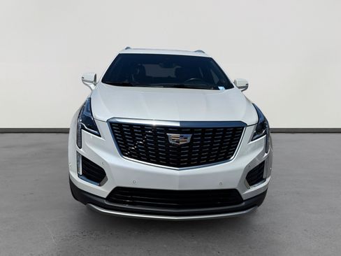 Used 2022 Cadillac XT5 Premium Luxury w/ Technology Package FWD image 8
