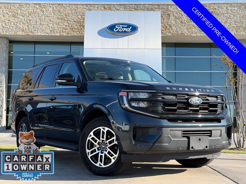 Used 2025 Ford Expedition Active AWD/4WD image 1