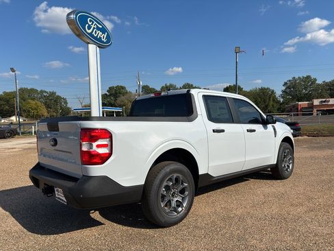 New 2025 Ford Maverick XLT w/ XLT Luxury Package image 5