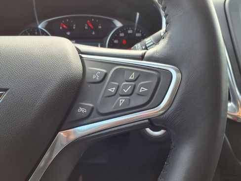 Used 2020 Chevrolet Equinox LT image 17