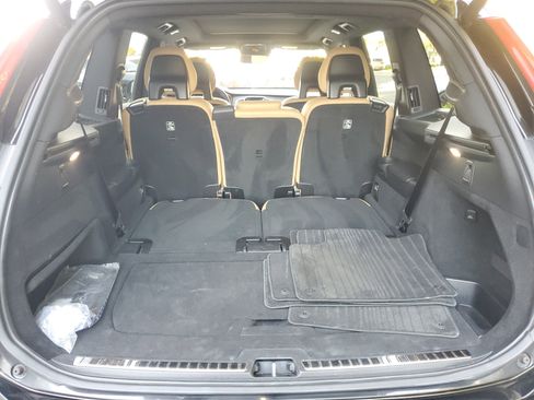 Used 2018 Volvo XC90 T5 Momentum w/ Convenience Package image 8