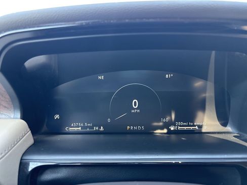 Used 2022 Lincoln Nautilus Reserve w/ Equipment Group 201A image 13