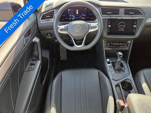 Certified 2023 Volkswagen Tiguan SE FWD image 11