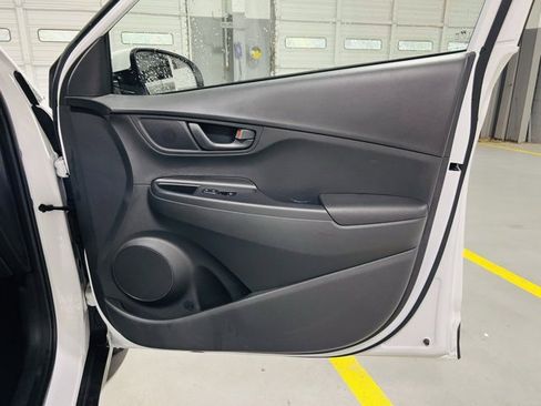 Used 2022 Hyundai Kona SE w/ Cargo Package image 31