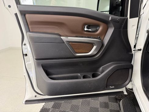 Used 2019 Nissan Titan Platinum Reserve w/ Platinum Utility Package AWD/4WD image 16