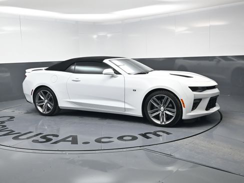 Used 2016 Chevrolet Camaro SS image 2