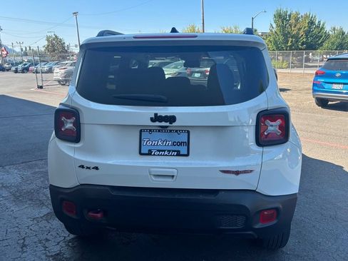 Used 2023 Jeep Renegade Trailhawk AWD/4WD image 7