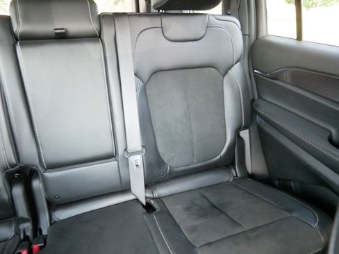 Used 2022 Jeep Grand Cherokee L Laredo image 14