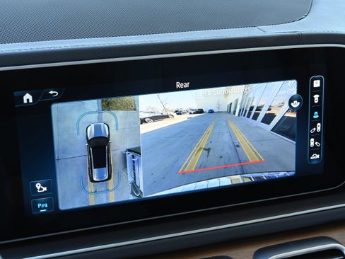 Used 2024 Mercedes-Benz GLS 450 4MATIC image 19