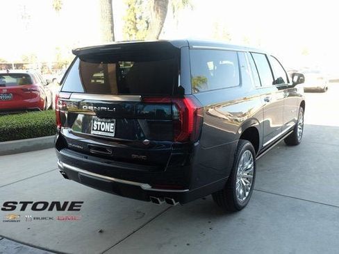New 2025 GMC Yukon XL Denali w/ Sun & Power Step Package image 8