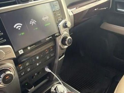 Used 2022 Toyota 4Runner Limited AWD/4WD image 10