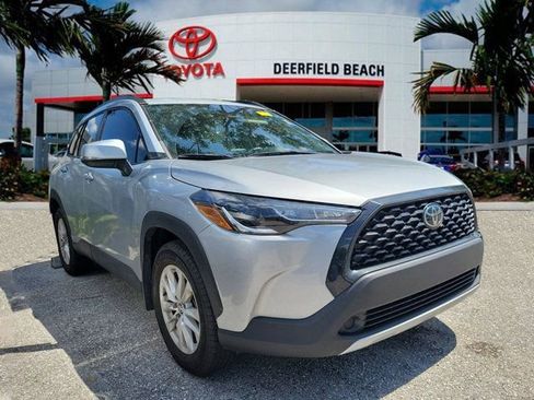 Used 2024 Toyota Corolla Cross LE FWD image 1