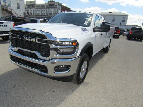 New 2026 RAM 3500 Tradesman AWD/4WD image 7