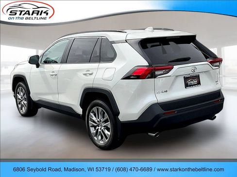Used 2022 Toyota RAV4 XLE Premium AWD/4WD image 4
