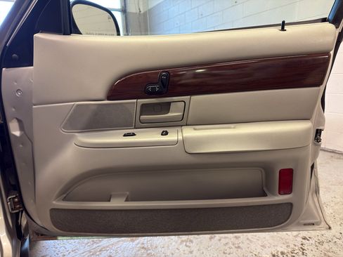 Used 2004 Mercury Grand Marquis LS RWD image 19