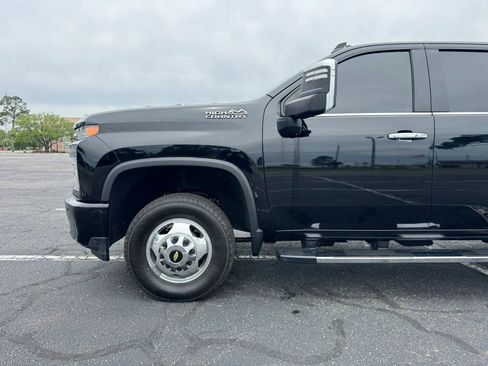 Used 2020 Chevrolet Silverado 3500 High Country image 11