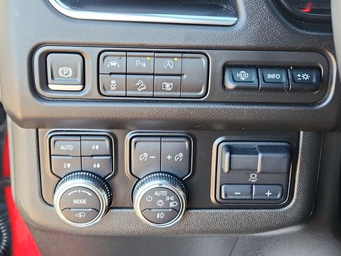 Used 2024 GMC Yukon XL AT4 w/ AT4 Premium Plus Package image 19