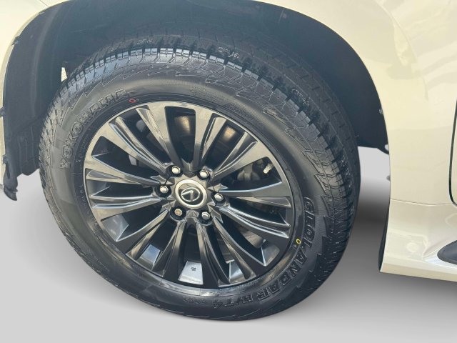 Certified 2023 Lexus GX 460 Luxury w/ Sport Design Package AWD/4WD image 10