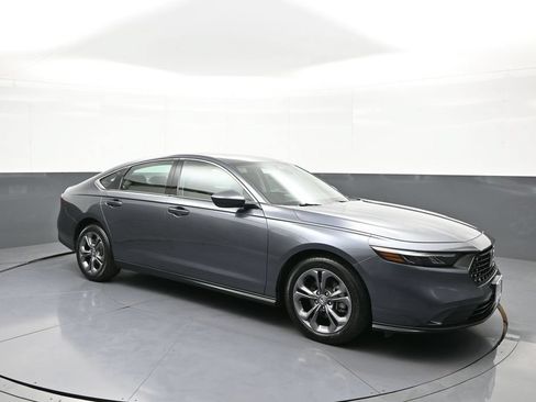 Certified 2023 Honda Accord EX image 4