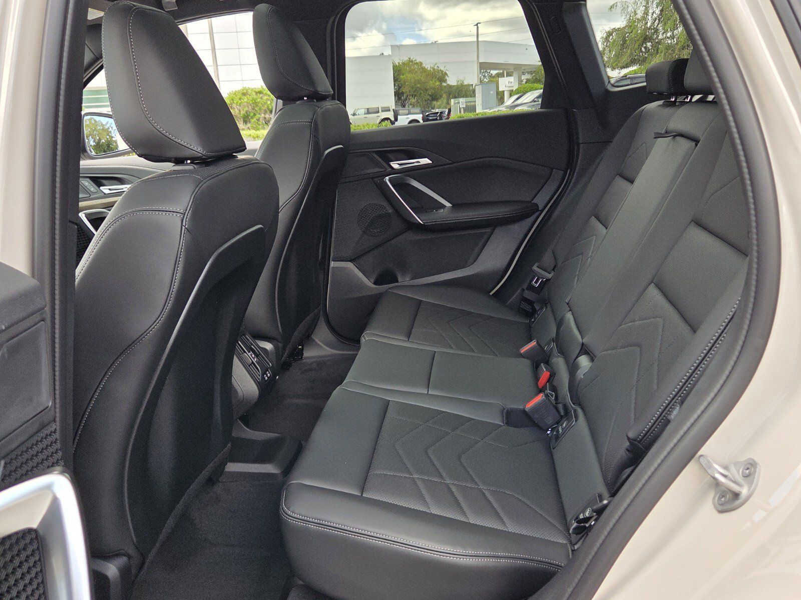 New 2027 BMW X1 xDrive28i AWD/4WD image 11