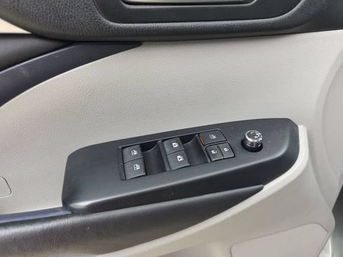 Used 2017 Toyota Highlander XLE FWD image 27