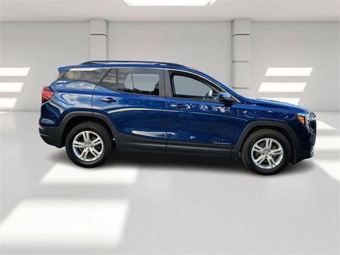 Certified 2022 GMC Terrain SLE w/ Driver Convenience Package image 6