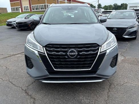 Used 2022 Nissan Kicks SV FWD image 9