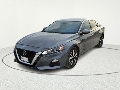 Used 2022 Nissan Altima 2.5 SV FWD image 1