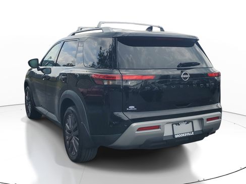 Used 2023 Nissan Pathfinder SL w/ SL Premium Package FWD image 4