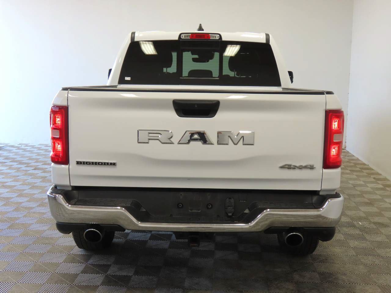 Used 2025 RAM 1500 Big Horn AWD/4WD image 4