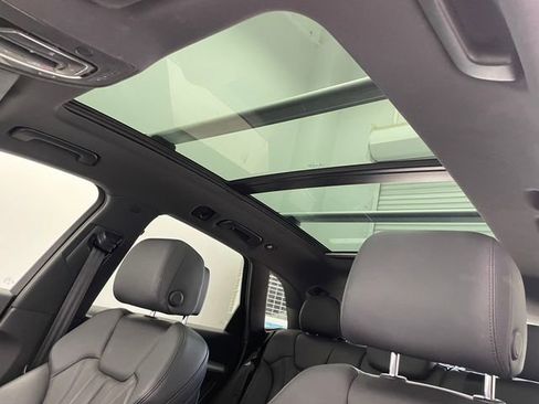 Used 2020 Audi Q5 2.0T Premium w/ Titanium Sport Package image 5