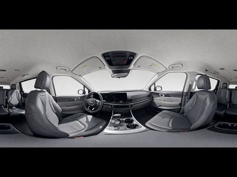 Certified 2025 Kia Carnival FWD image 26