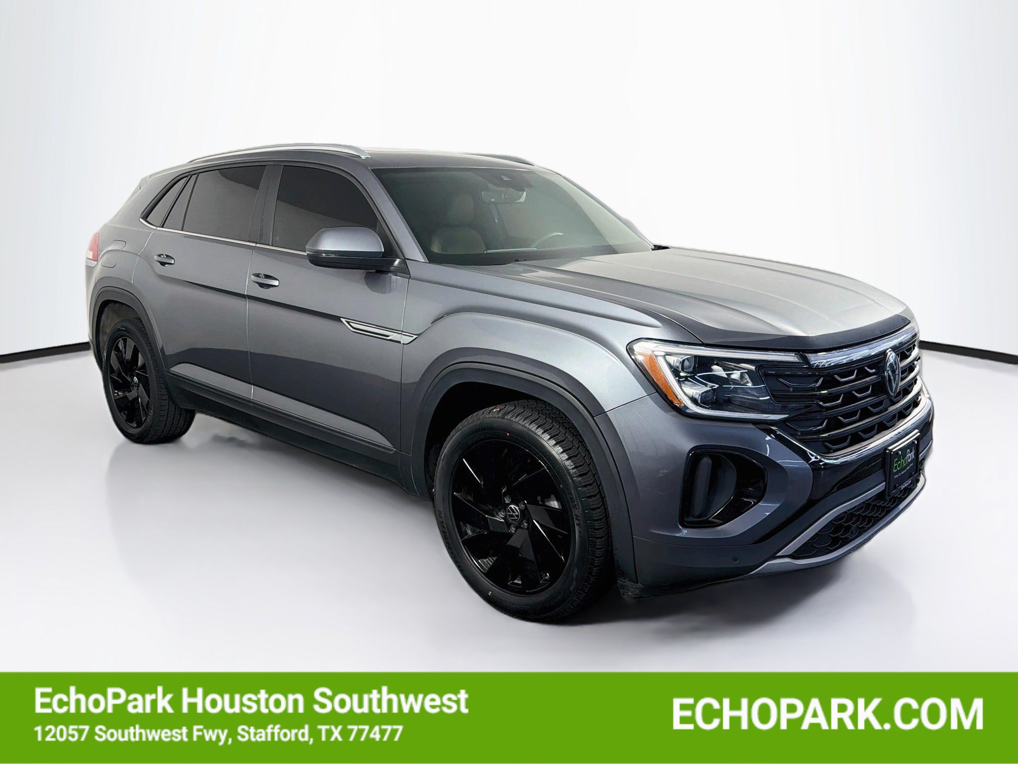 Used 2024 Volkswagen Atlas Cross Sport SE w/ Panoramic Sunroof Package FWD image 1