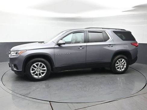 Used 2021 Chevrolet Traverse LT AWD/4WD image 2