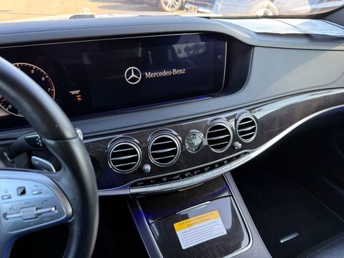 Used 2019 Mercedes-Benz S 560 Sedan image 23