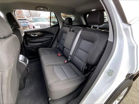 Used 2024 GMC Terrain SLE image 20