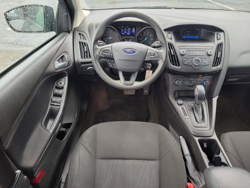 Used 2018 Ford Focus SE FWD image 12