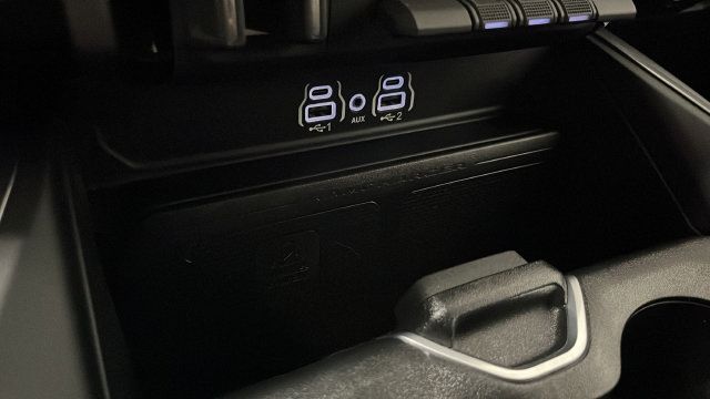 Used 2025 RAM 1500 Big Horn AWD/4WD image 32
