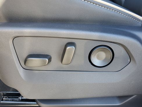 New 2026 GMC Yukon Elevation image 18