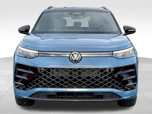New 2025 Volkswagen Tiguan SE R-Line image 14