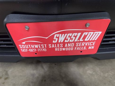Used 2022 Chevrolet Silverado 2500 W/T AWD/4WD image 2