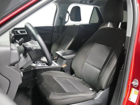 Certified 2023 Ford Explorer XLT w/ Class IV Trailer Tow Package image 10