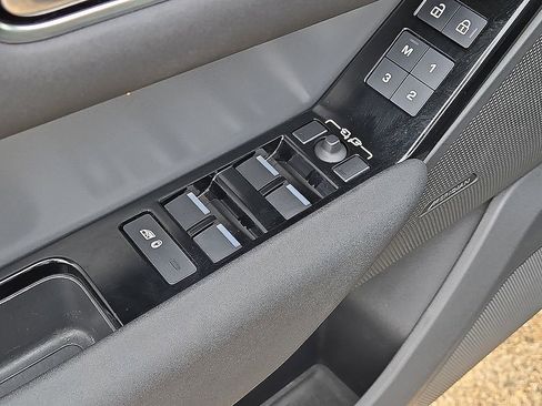 Used 2024 Land Rover Range Rover Velar S image 23