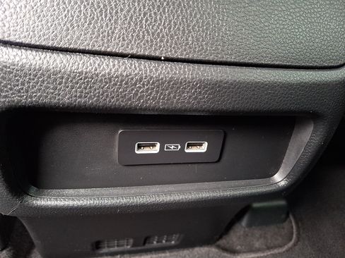 Used 2023 Honda Pilot Sport image 12